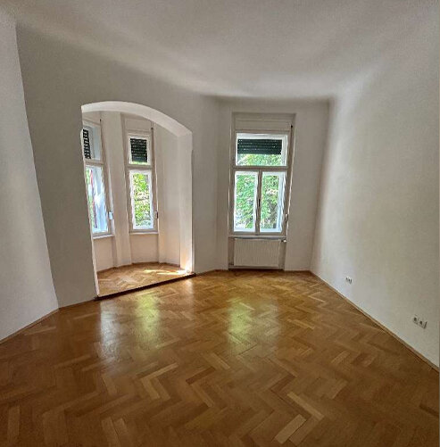 Wunderschöne Altbauwohnung am Schillerplatz